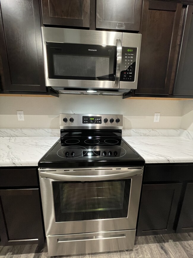 Building Photo - 6900 SW Whitmarsh Rd