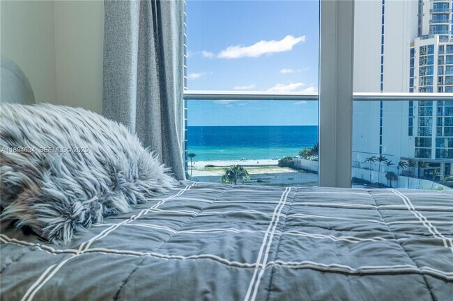 Building Photo - 17550 Collins Ave