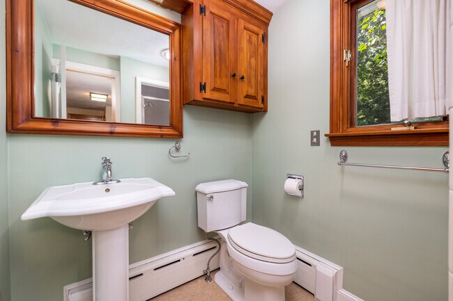 Building Photo - 171 Silver St