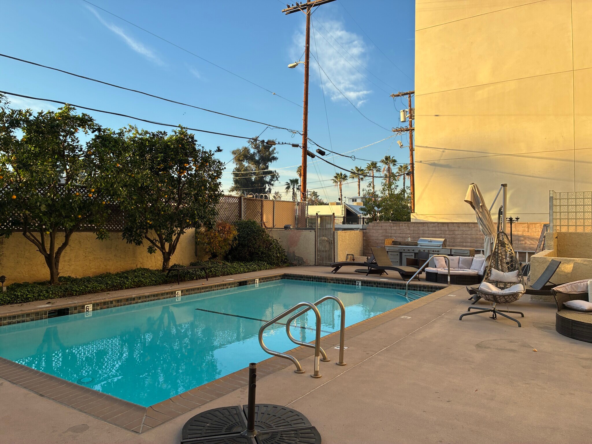 Building Photo - 5143 Bakman Ave