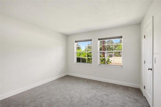 Building Photo - 22333 Edgewater Dr