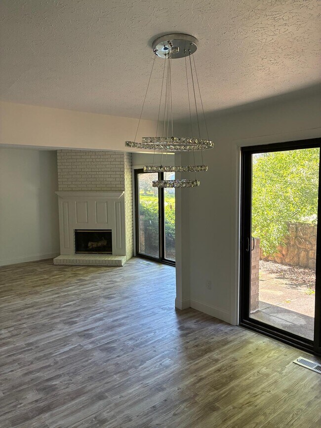 Building Photo - 3421 Burrwood Dr