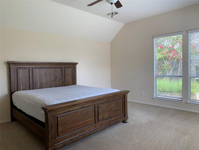 Building Photo - 3023 Aspen Ln
