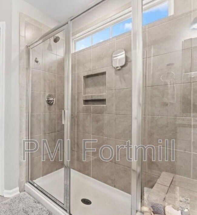 Building Photo - 310 Bulrush Rd
