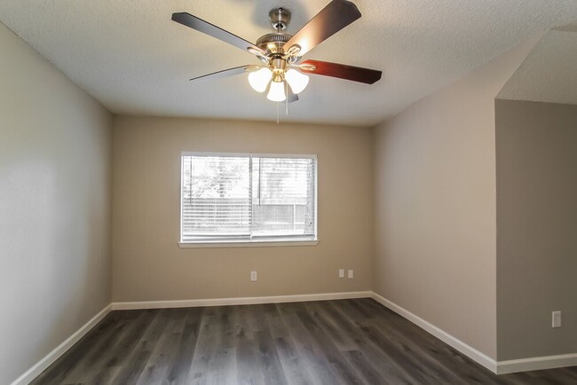 Building Photo - 4310 Shalom Creek Ln