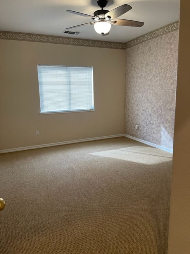 Building Photo - Turnkey Home, Ready For New Occupants!
