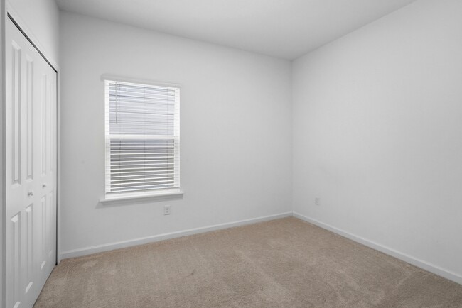 Building Photo - 60 Eustis Pt