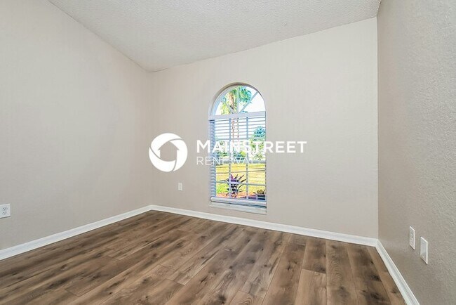 Building Photo - 3 Bedroom Pet-Friendly Home in Winter Haven, FL with Main Street Renewal