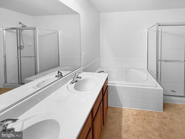 Building Photo - 113 Whiskey Creek Cir