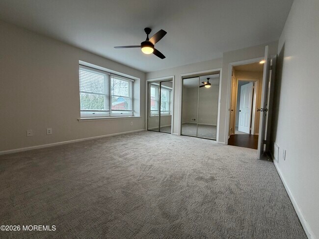 Building Photo - 606 Bay Ave