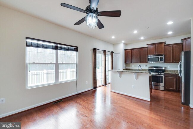 Building Photo - 2939 Sedgemore Pl
