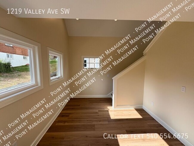 Building Photo - 1219 Valley Ave SW