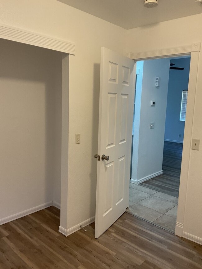 Building Photo - Chico 3 bed 2 bath home for rent, convenient location, neighborhood setting Garage, back yard