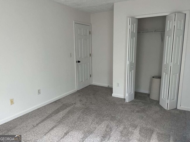 Building Photo - 3184 Elmwood Ct