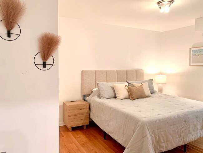 Building Photo - 9706 Ventnor Ave