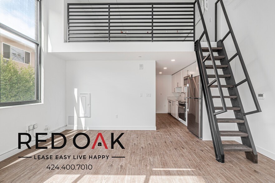 Building Photo - 1860 N Western Ave