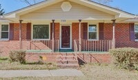 Building Photo - Charming West Ashley Home