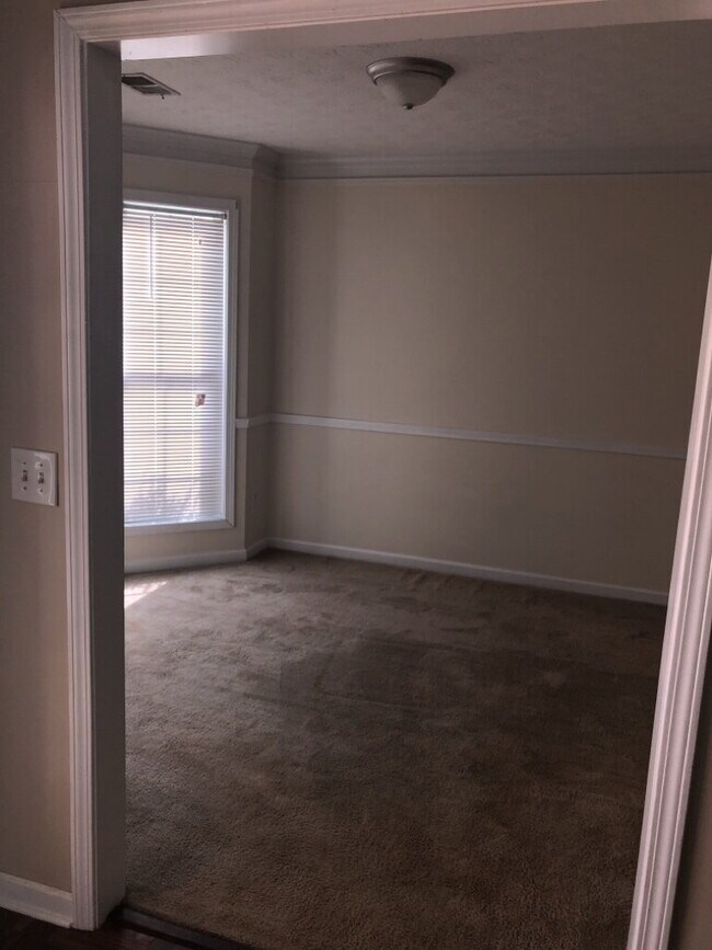 Building Photo - 2489 Tolliver Dr