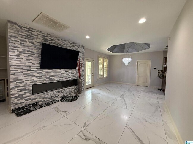 Building Photo - 2304 Arbor Glen