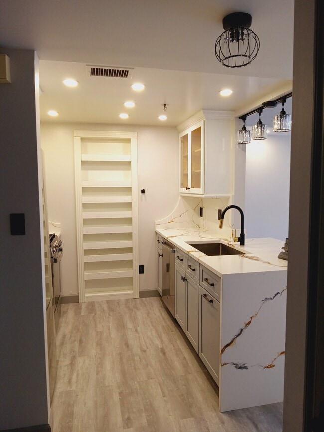 Building Photo - 4808 Moorland Ln