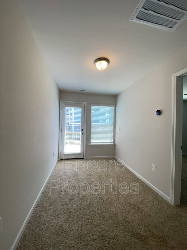 Building Photo - 908 Robbie Jackson Ln