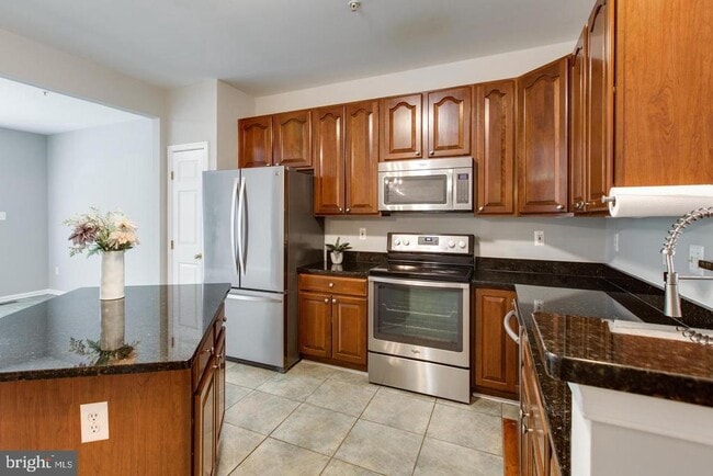 Building Photo - 8832 Papillon Dr