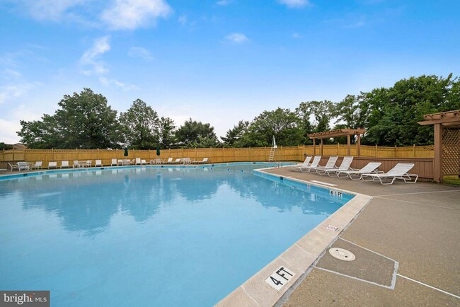 Building Photo - 6934 Hanover Pkwy