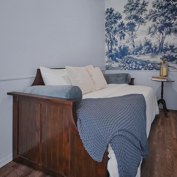 Building Photo - 405 North Blvd W