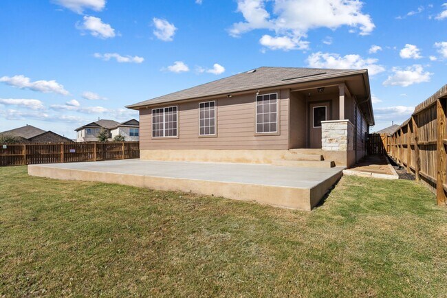 Building Photo - Well-Maintained 3-Bedroom Home – Ideal for Students & Professionals!