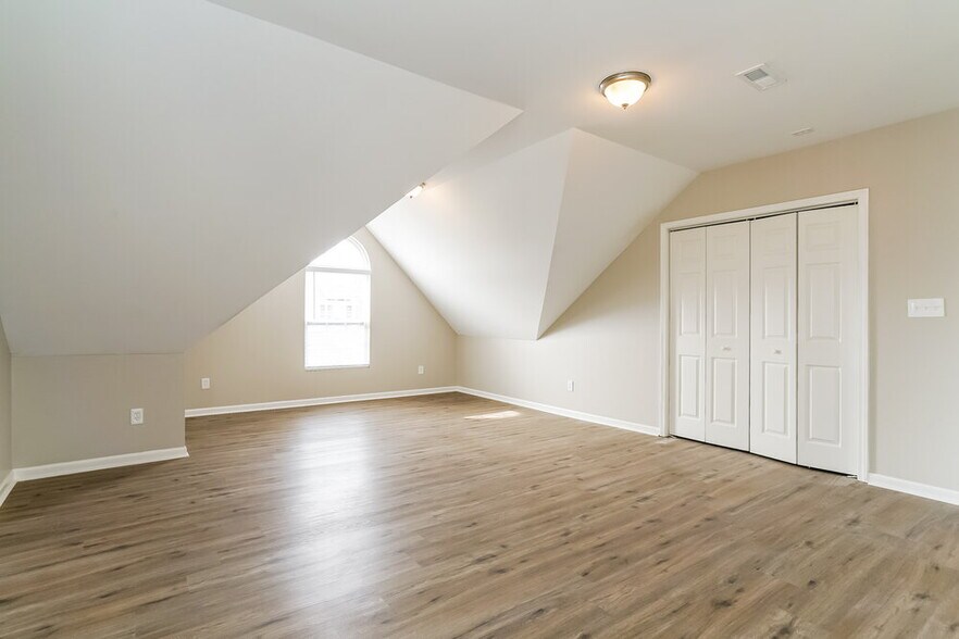 Building Photo - 4709 Alenja Ln