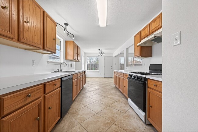 Building Photo - 11002 Bradford Way Dr