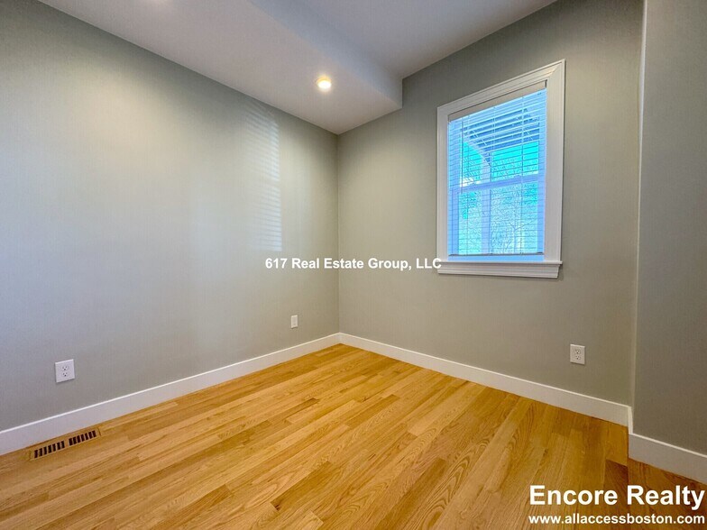 Building Photo - 58 E Springfield St