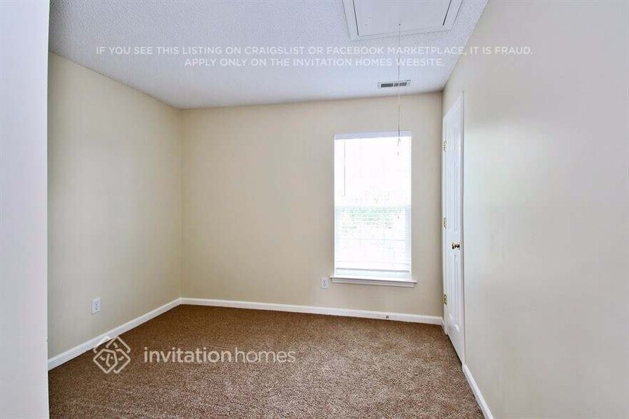 Building Photo - 5125 Bentgrass Run Dr