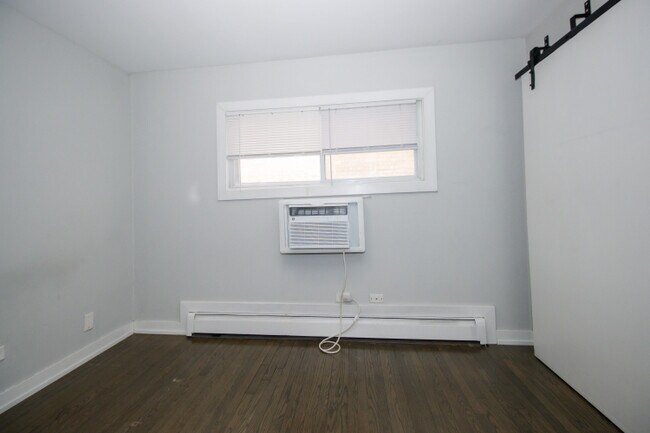 Building Photo - 5960 N Winthrop Ave