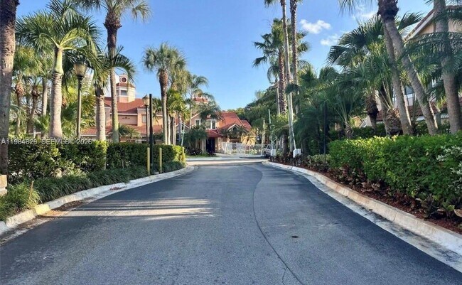 Building Photo - 10501 SW 155th Ct