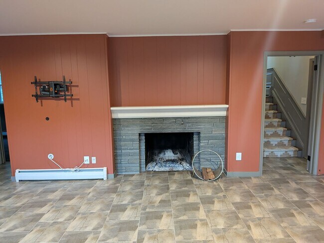 Building Photo - Gorgeous 4 Bed, 3 Bath House for Rent in Menands!