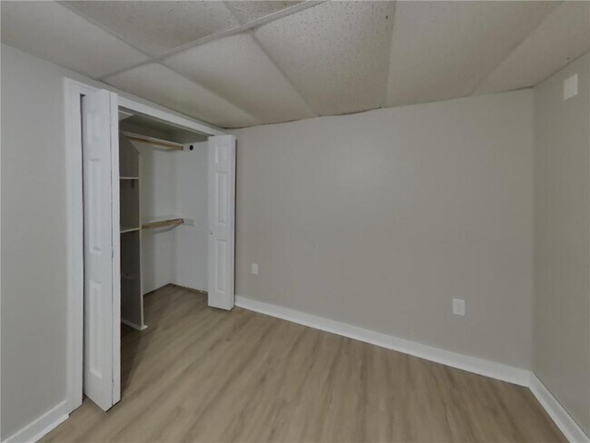 Building Photo - 408 Riverview Dr
