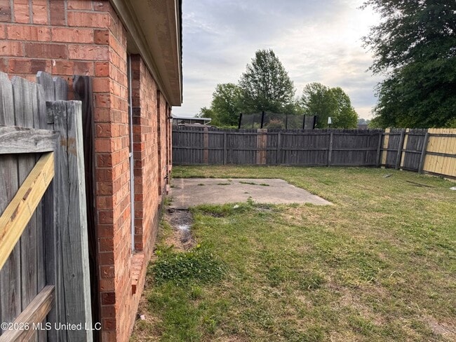 Building Photo - 5602 Kaitlyn Dr W