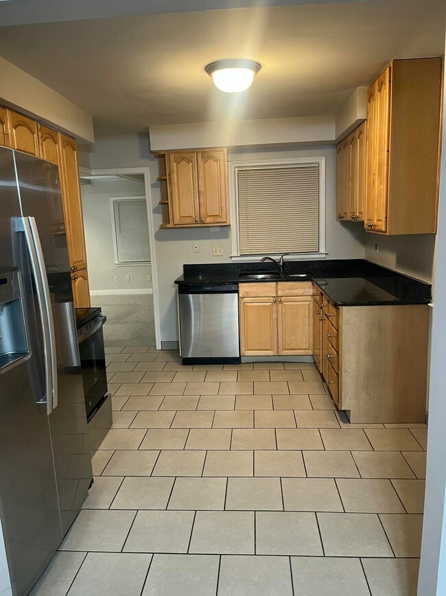 Building Photo - 12116 Columbia Ave