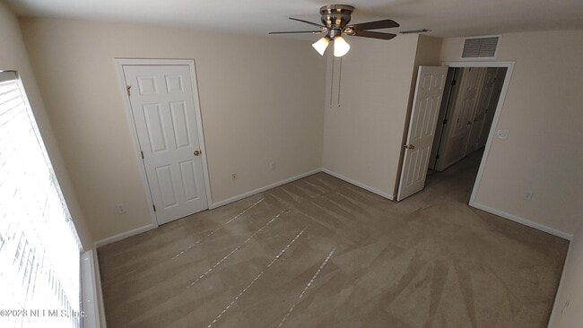 Building Photo - 11073 Castlemain Cir E