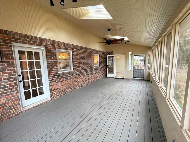 Building Photo - 1150 Falstaff Dr