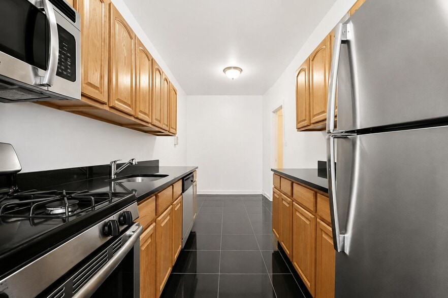 Building Photo - 1803 Riverside Dr