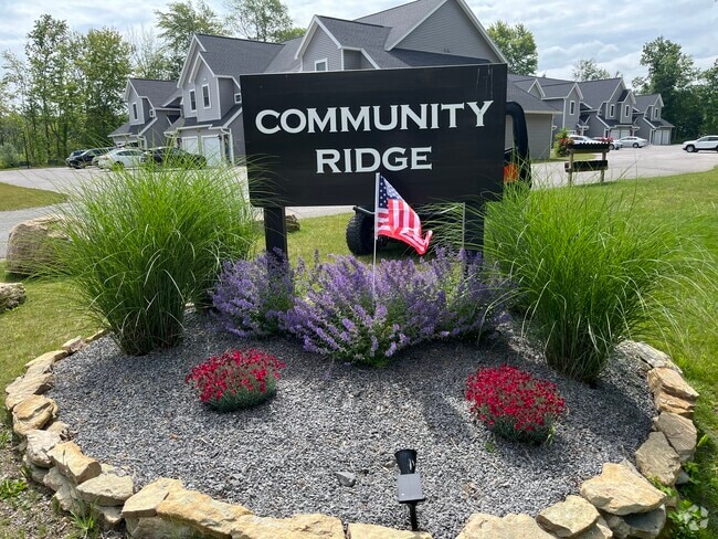 Building Photo - 2116 Community Ln