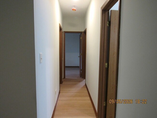 Building Photo - 1735 Chesapeake Ln