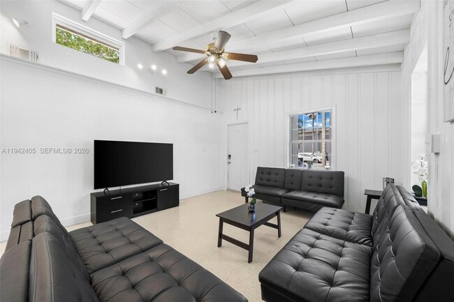 Building Photo - 19 NE 3rd St