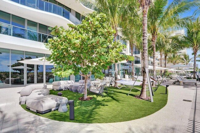 Building Photo - 900 N Ocean Blvd