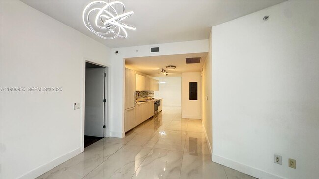 Building Photo - 501 NE 31st St