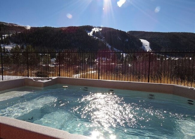 Building Photo - Winter Seasonal Rental- Cinnamon Ridge III...