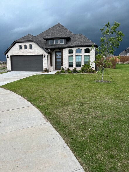 Primary Photo - 2805 Chert Ct