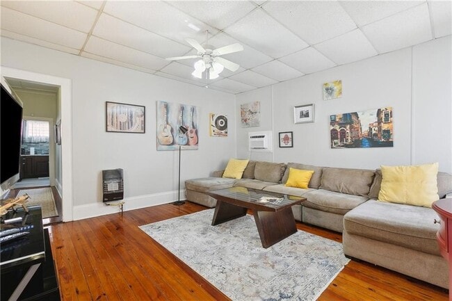 Building Photo - 915 N Tonti St
